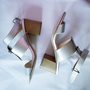 Penny Loves Kenny Sz 7.5 Strappy Silver Heel